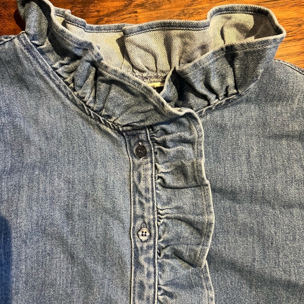H&M cropped Denim Ruffle Shirt - Picture 2 of 3